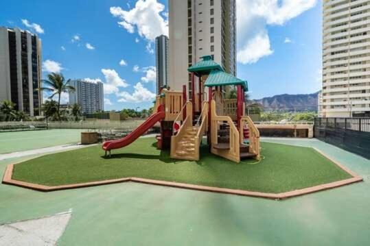 Light & Airy 8Th Floor Ocean View Condo With Lanai Condo ホノルル エクステリア 写真